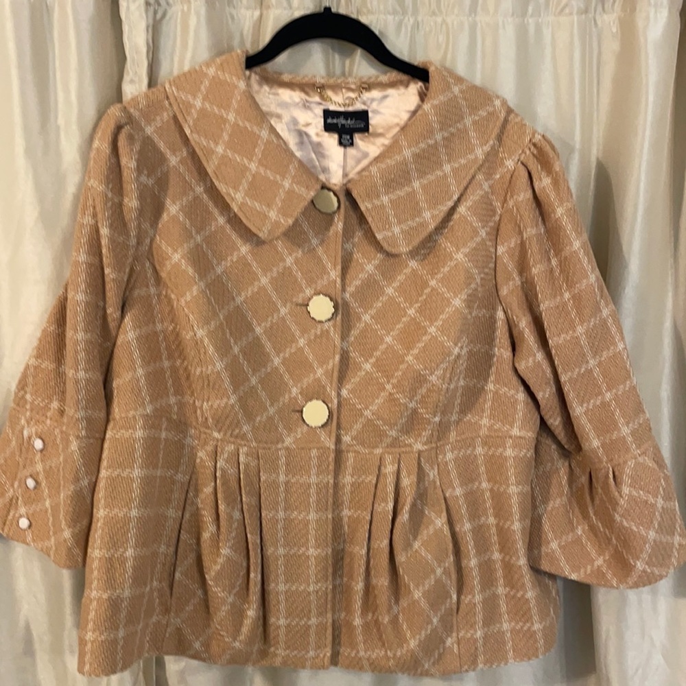 Adorable tweed blazer